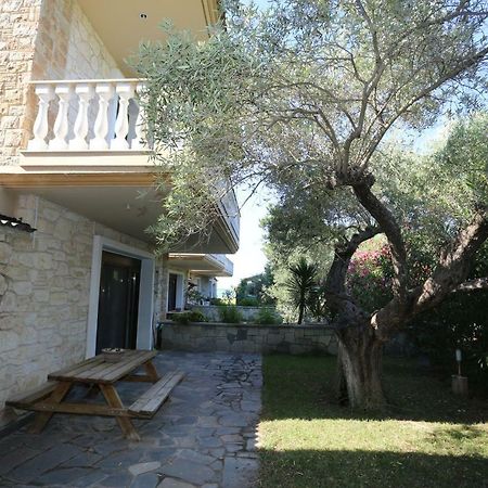 Villa Argo 3 - Beachfront, Big Gardens, Location! Pefkochori Eksteriør bilde