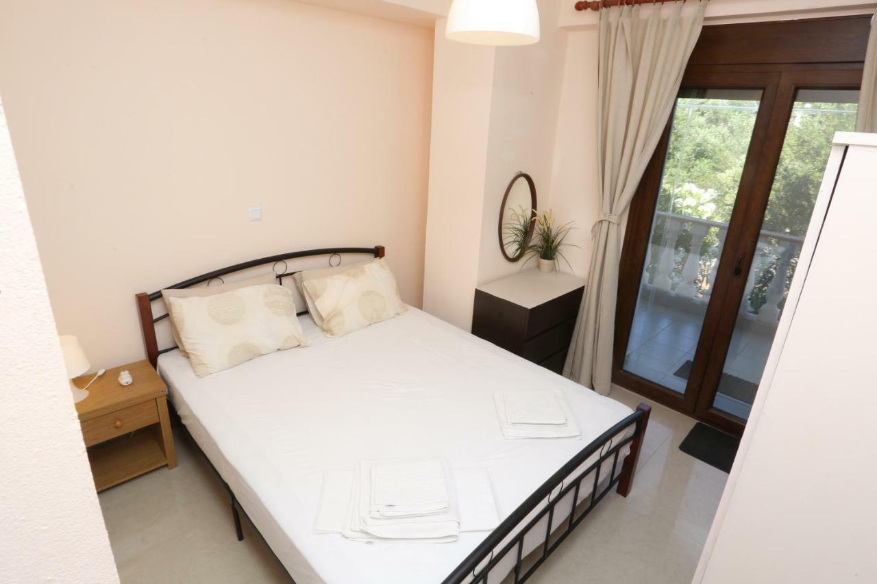 Villa Argo 3 - Beachfront, Big Gardens, Location! Pefkochori Eksteriør bilde