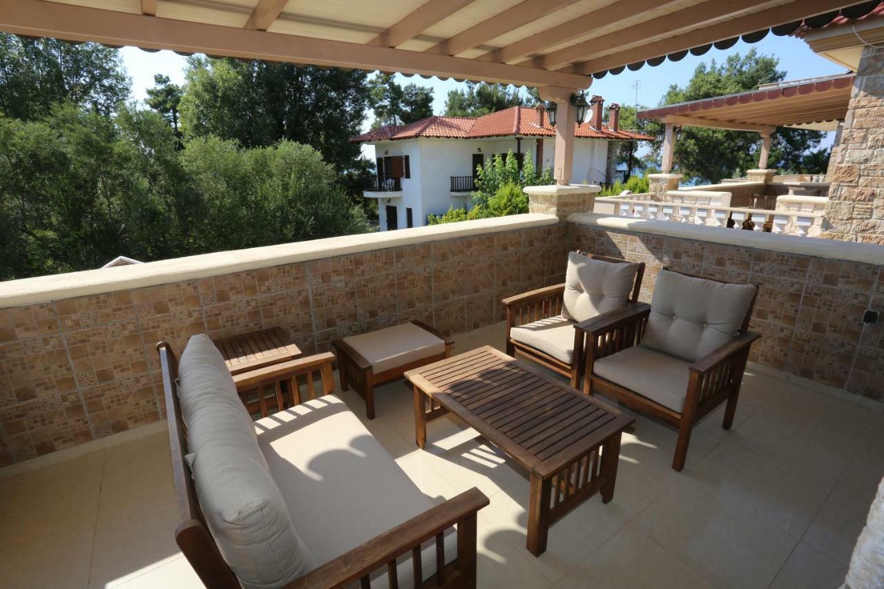 Villa Argo 3 - Beachfront, Big Gardens, Location! Pefkochori Eksteriør bilde
