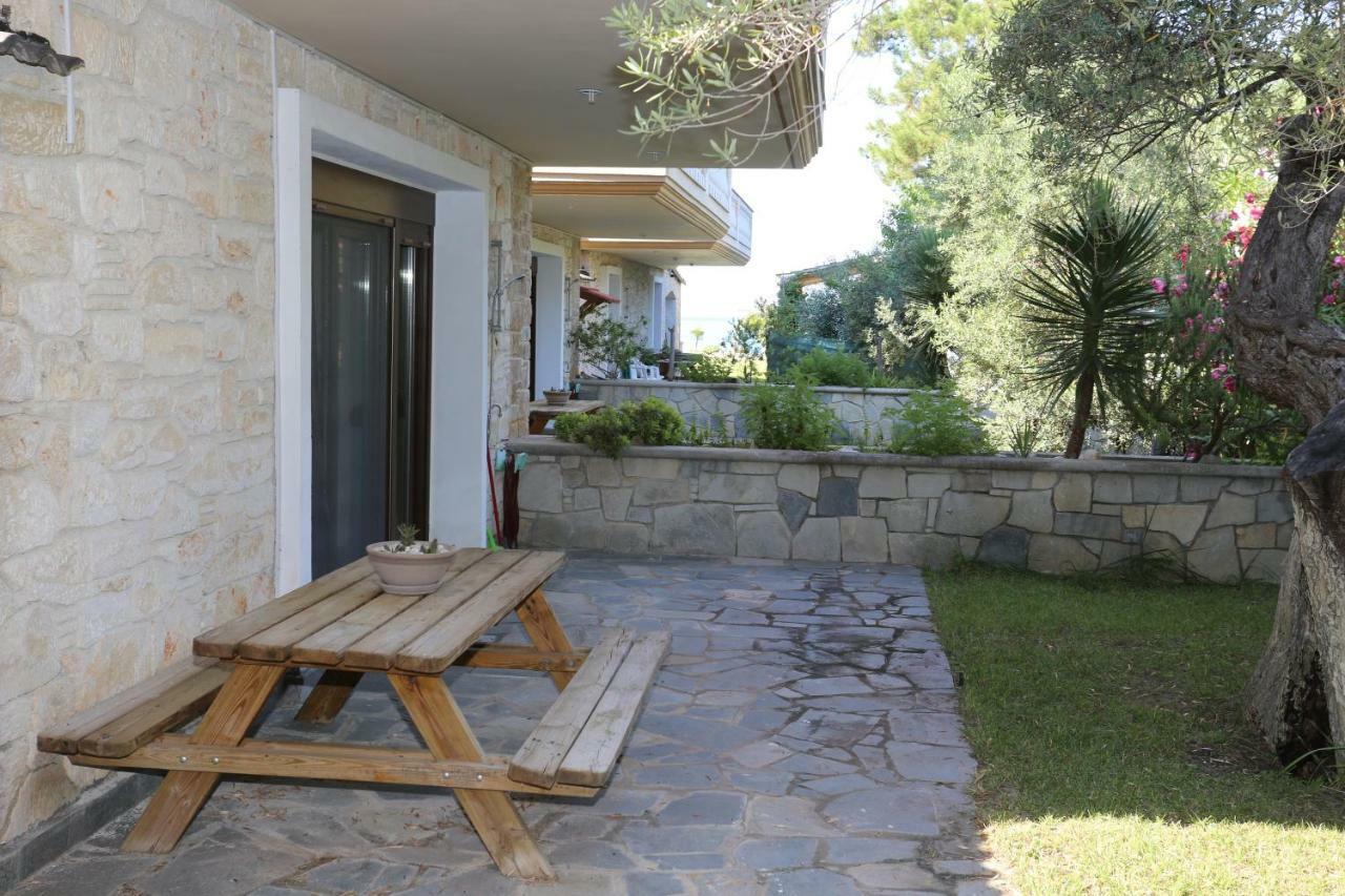 Villa Argo 3 - Beachfront, Big Gardens, Location! Pefkochori Eksteriør bilde