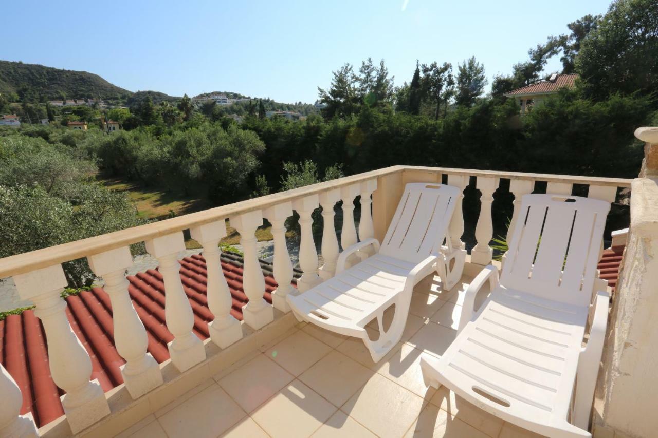 Villa Argo 3 - Beachfront, Big Gardens, Location! Pefkochori Eksteriør bilde