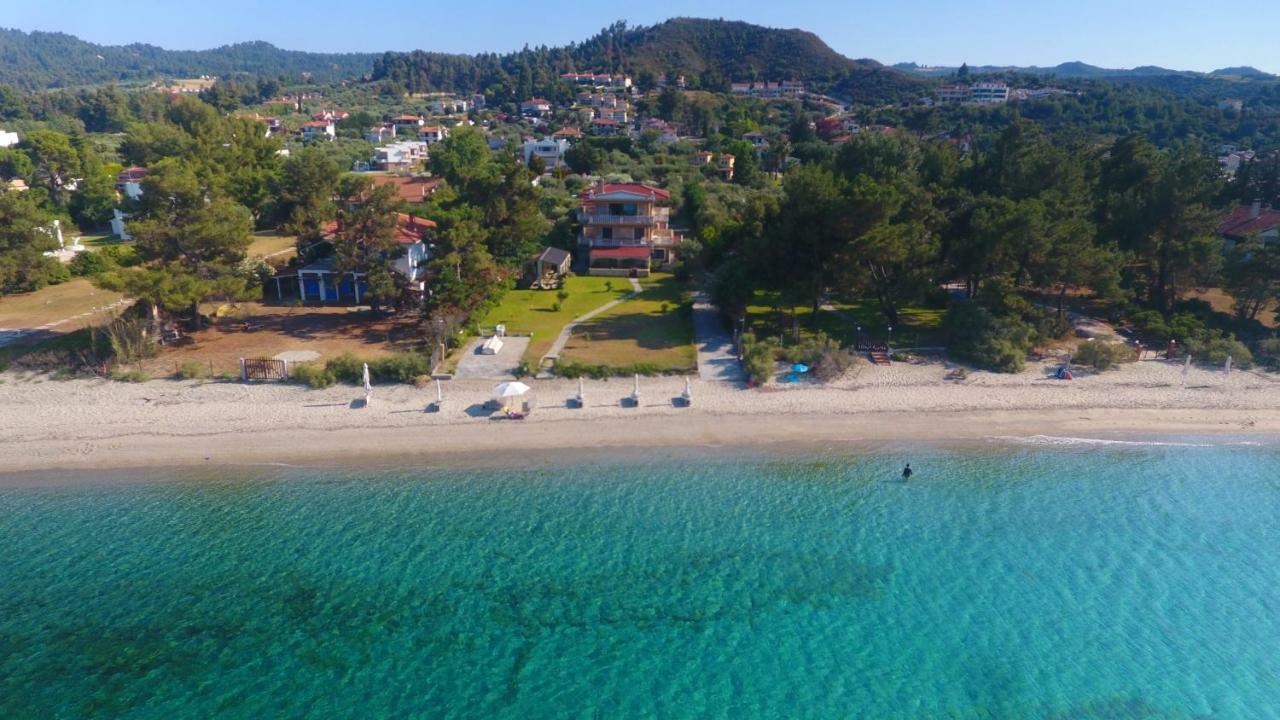 Villa Argo 3 - Beachfront, Big Gardens, Location! Pefkochori Eksteriør bilde