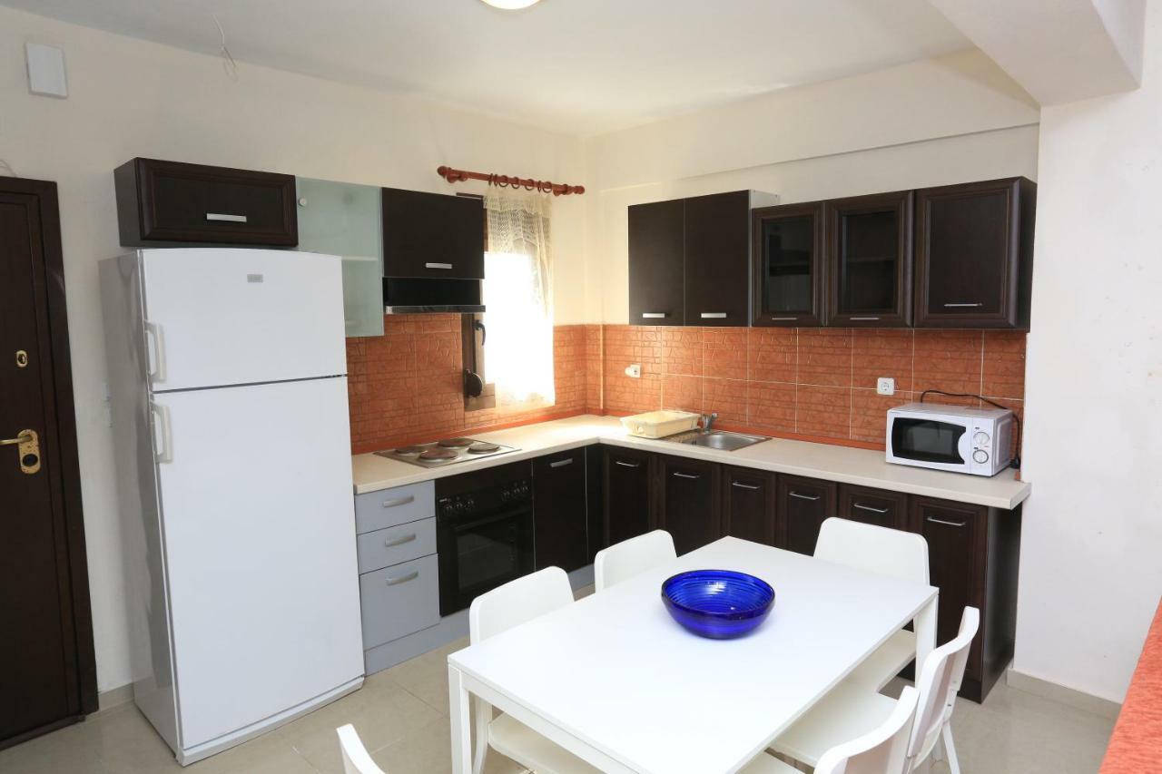 Villa Argo 3 - Beachfront, Big Gardens, Location! Pefkochori Eksteriør bilde