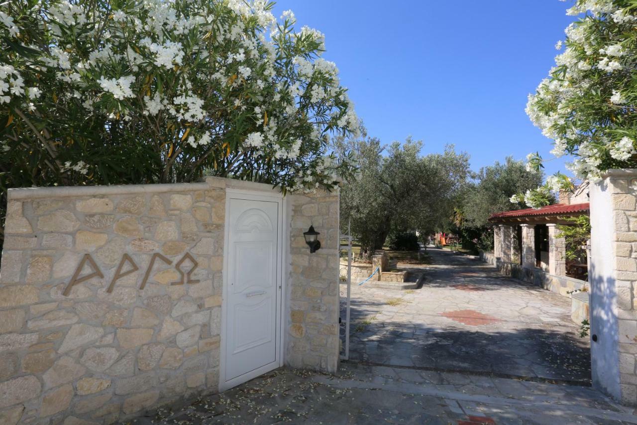 Villa Argo 3 - Beachfront, Big Gardens, Location! Pefkochori Eksteriør bilde