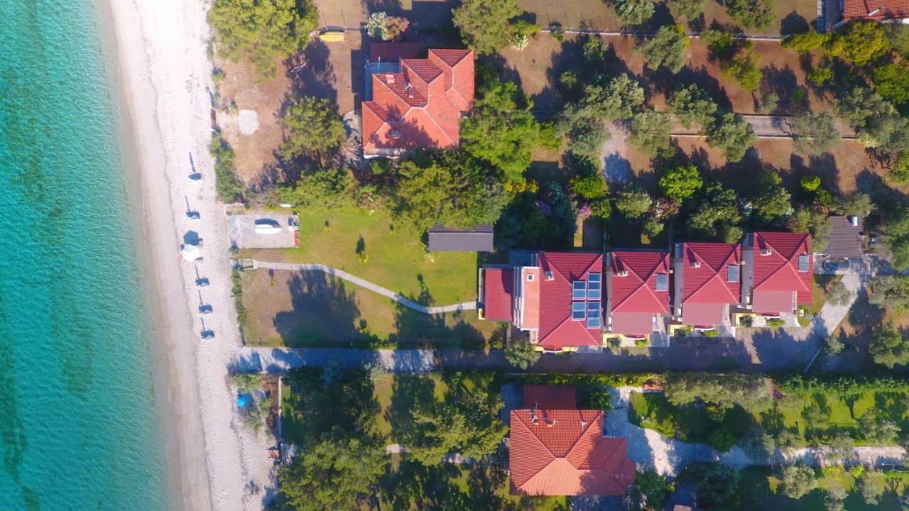 Villa Argo 3 - Beachfront, Big Gardens, Location! Pefkochori Eksteriør bilde